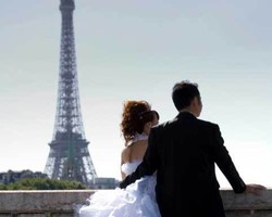 Survei: Wanita Punya Impian Menikah di Luar Negeri