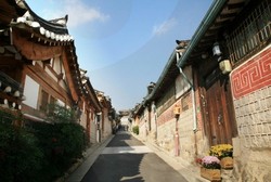 Menapaki Desa Bukchon Hanok, Museum Jalanan di Korsel
