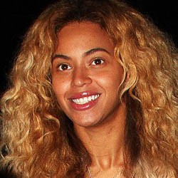 Beyonce Ngaku Berdandan Dulu Sebelum Melahirkan