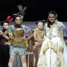 Colorful Indonesia di Surabaya Fashion Parade