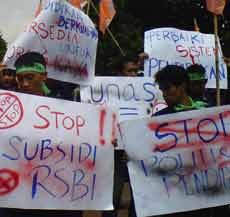 Aliansi BEM se-Unesa Tuntut Peningkatan Kualitas Pendidikan