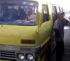 Bus Jurusan Bojonegoro-Surabaya Mogok, Penumpang Beralih ke Angkutan Umum