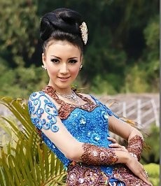 Aura Kemegahan Baju Pengantin dengan Kristal Swarovsky