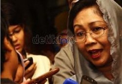 Menkes Endang: Bersahabat dengan Pelacur, Bermalam di Rumah Bordil