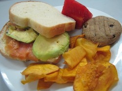 Hallo..! Comfort Food a la Amerika Siap Diantar!