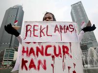 Dinilai Rusak Alam, Pengurukan Pantai Dikecam