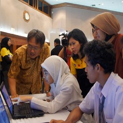 Indosat Dorong Sekolah Agar Melek IT