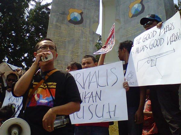 Menuntut Kasus Pembunuhan Jurnalis Diungkap Menuntut Kasus Pembunuhan Jurnalis Diungkap