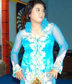 Penghuni Rutan Berlenggak-lenggok Semarakkan HUT Pemasyarakatan