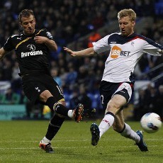 Spurs Bekuk Bolton 4-1