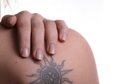 Dokter: Tato Warna Hitam Paling Aman untuk Orang Labil