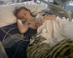 Terluka karena Selamatkan Adiknya, Anak Ini Jadi Pahlawan