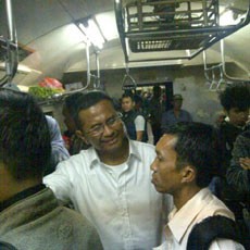 Pengguna Kereta Minta Dahlan Iskan Turun Langsung Benahi KRL