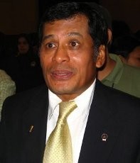 Nurdin Halid: Bantu Finansial Partai Terus, Ical Kader Golkar 24 Karat