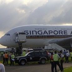 Penumpang SQ A-380 Meninggal di Ambulans karena Serangan Jantung