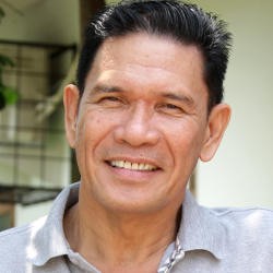 Advent Bangun: Tuhan Saya Dulu Karate dan Film (1)