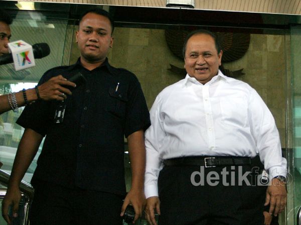 Terseret Miranda, Ketua Komisi IX Diperiksa KPK