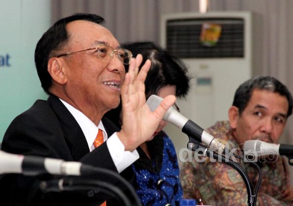 Mobil Pelat Merah Dilarang Pakai Premium