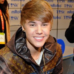 Justin Bieber Tulis Lagu untuk Sang Ibu