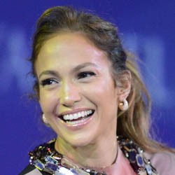 Jennifer Lopez Ingin Menikahi Casper Smart