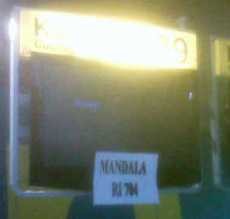 Bermodal Kertas, Mandala Tempelkan Papan Pengumuman Check-in