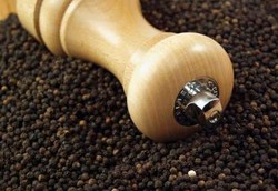 Pedasnya Lada Hitam Bisa Bantu Bakar Lemak