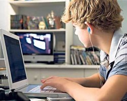 Agar Anak Tak Terkena Dampak Buruk Pornografi dari Internet