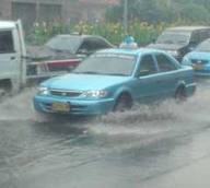  Genangan 25 CM di Ciputat, Lalu Lintas Macet
