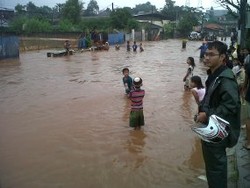 Ciputat Hujan Deras, Lalin Macet parah