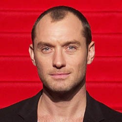Jude Law Rela Ganti Style Demi Sherlock Holmes