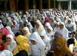 Jelang UN, Siswa SD Gelar Istighosah