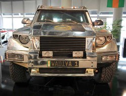 Mobil Rusia Berlapis Emas dan Tahan Peluru