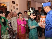 Acara Seserahan Adik Syahrini, Rani