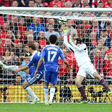 Cech: Sundulan Carroll Tidak Masuk