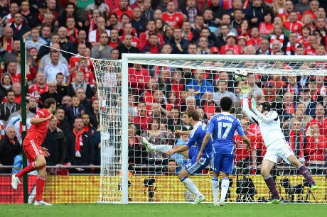 Cech: Sundulan Carroll Tidak Masuk
