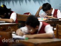 Ssssttt...Harap Tenang, Siswa SD Sedang UN