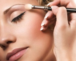 Tips Menggunakan Eye Shadow dengan Benar