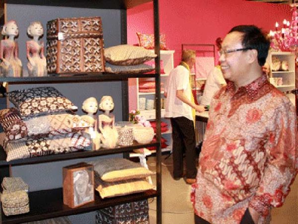 Beragam Kerajinan Bali Dipamerkan di Swiss