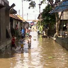 Banjir Rob Kembali Sambangi Moro Krembangan