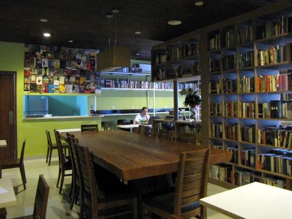 Reading Room, Surganya Pecinta Buku