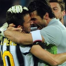 Buffon Berterima Kasih pada Zanetti, Del Piero, Sampai Nedved