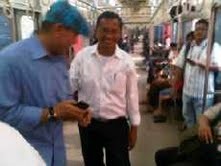 Naik KRL Commuter Line ke Istana, Dahlan Dicurhati Warga Soal Kereta