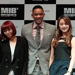 Anak & Istri Will Smith Nge-fans Wonder Girls