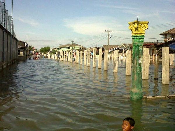 Banjir Rob Terjang Medan