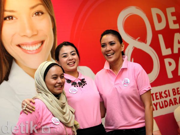 Delapan Public Figure Ini Peduli Kanker Payudara