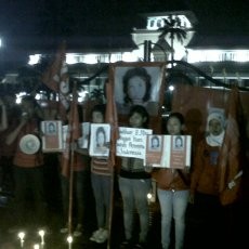 Kenang Marsinah, Buruh Gelar Renungan Malam di Gedung Sate
