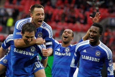 Si Biru Pede Sambangi Anfield