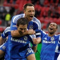 Si Biru Pede Sambangi Anfield