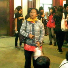 Wanita Diduga Stres Ramaikan Sidang Vonis Nunun 