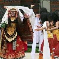 Pemlapasan Pura di Jerman Sedot Perhatian Warga